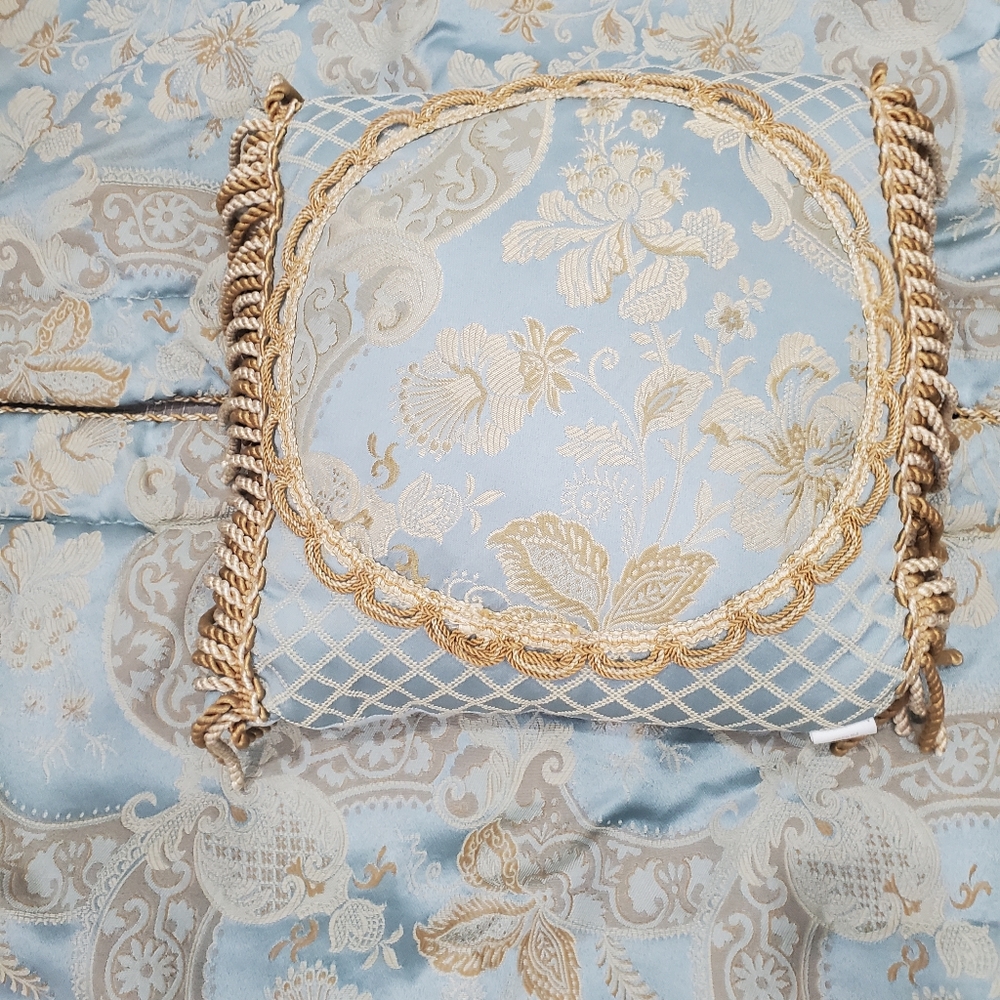 2 large pillow cases and a small pillow case